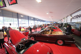 Versteigerung Oldtimer Galerie Toffen anlässlich der DolderClassics - angebotene Fahrzeuge in der trockenen Halle Versteigerung Oldtimer Galerie Toffen anlässlich der DolderClassics - angebotene Fahrzeuge in der trockenen Halle