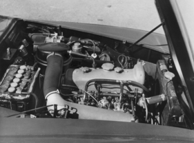 Mercedes-Benz 190 SL (1956) - Vollgepackter Motorraum Mercedes-Benz 190 SL (1956) - Vollgepackter Motorraum