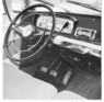 Peugeot 404 (1961) - Blick auf die Bedienungsorgange - Instrumente auf dem flachen, von einem Blendschirm eingefassten Brett
