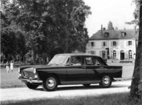 Peugeot 404 (1963) - auch im Fond reist es sich gemütlich