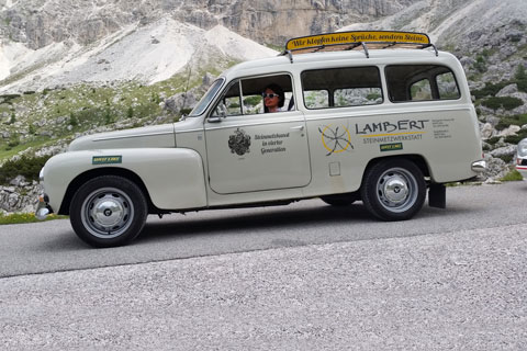 Artikelbild Mit einem Brot- und Butterauto zur Rallye der Sympathie (Südtirol Classic Schenna)